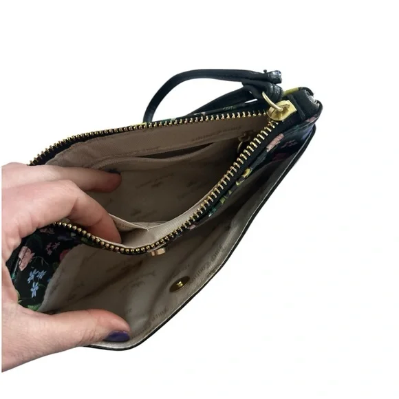 JUICY COUTURE BLACK/MULTI FIELD FLORAL WALLET/WRISTLET/FAUX LOCK NWOT - Picture 2 of 9